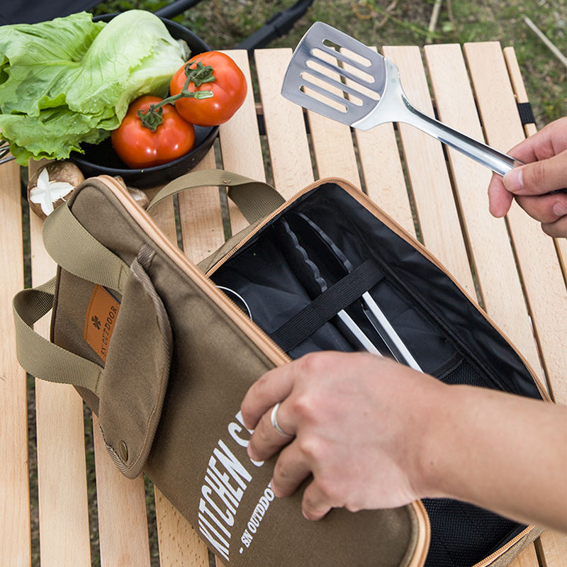 Set da 8 Pezzi per Cucina da C - Quechua Camping Cooking Set recensione e prezzo