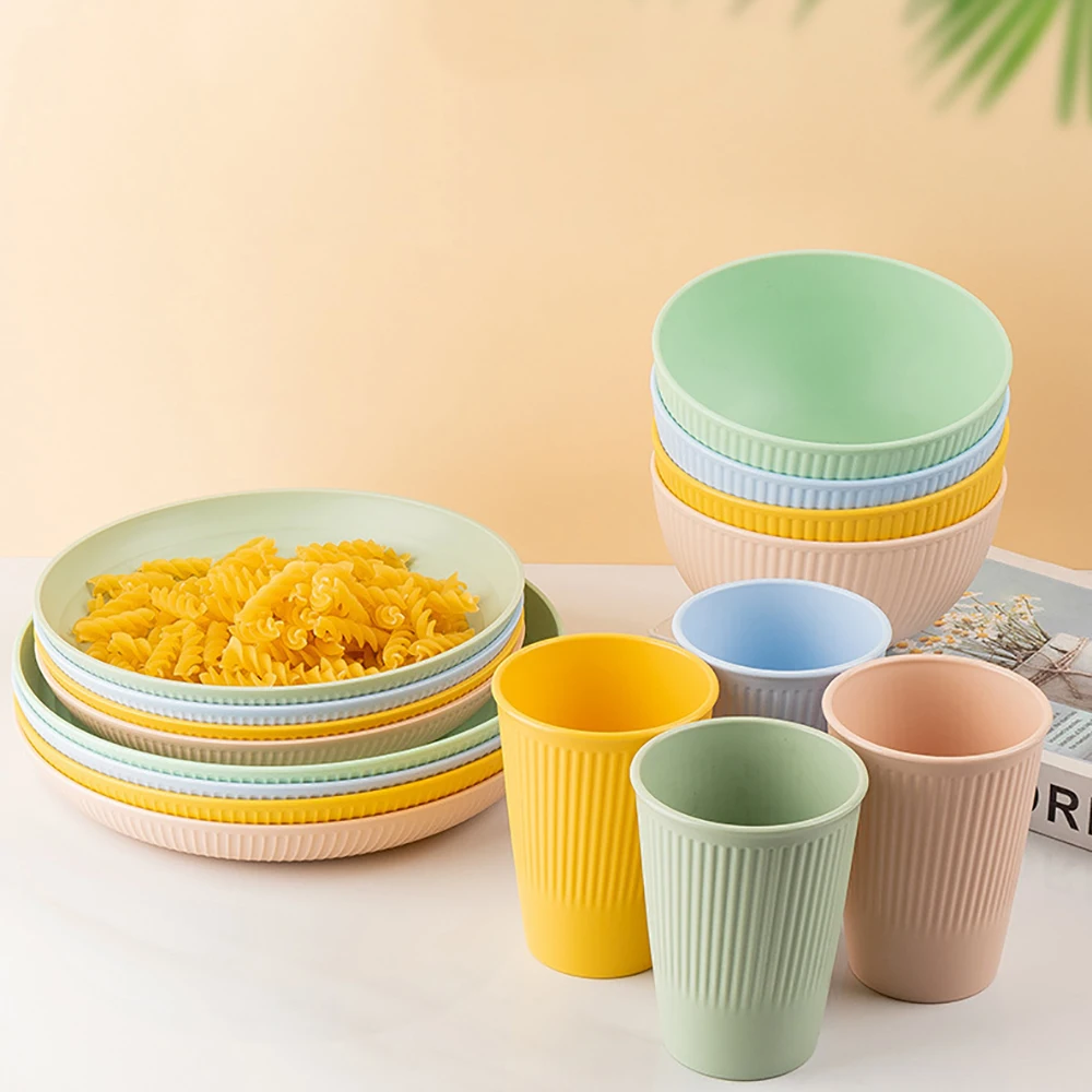 Set di posate colorate in pagl - Camping Cooking And Eating Set recensione e prezzo